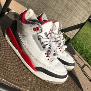 Jordan 3s ( Fire Red )